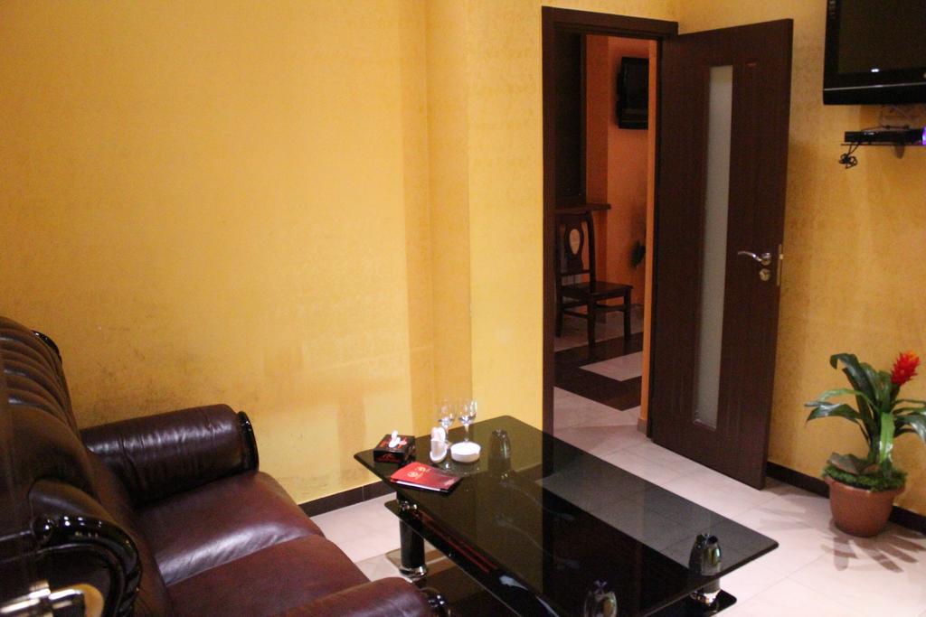 Sochi Plaza Hotel Yerevan Quarto foto