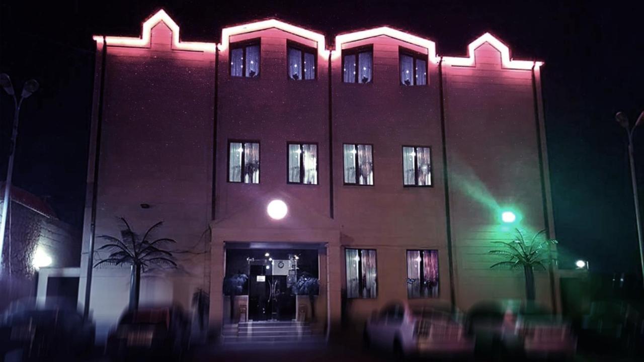 Sochi Plaza Hotel Yerevan Exterior foto